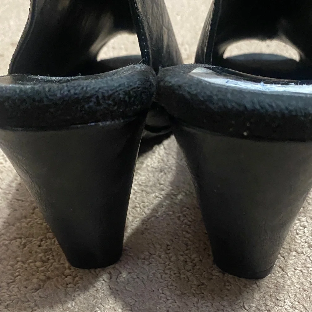 AEROSOLES Elegant Black Slingback Heels Size 9 Career Academia Collegiate